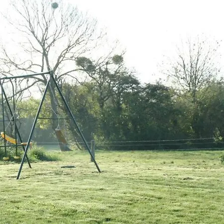 Au Bord De La Saint-Georges-de-la-Riviere