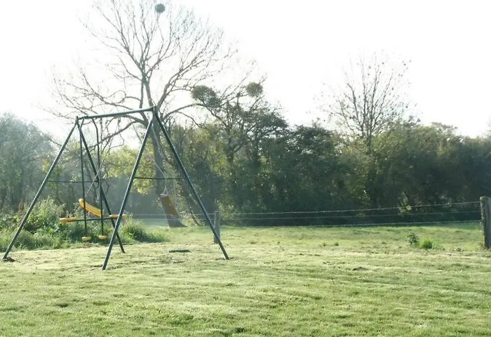 Au Bord De La Saint-Georges-de-la-Riviere